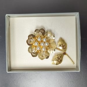 Worthington Gold Metal Faux Pearl Embellished Flower Brooch